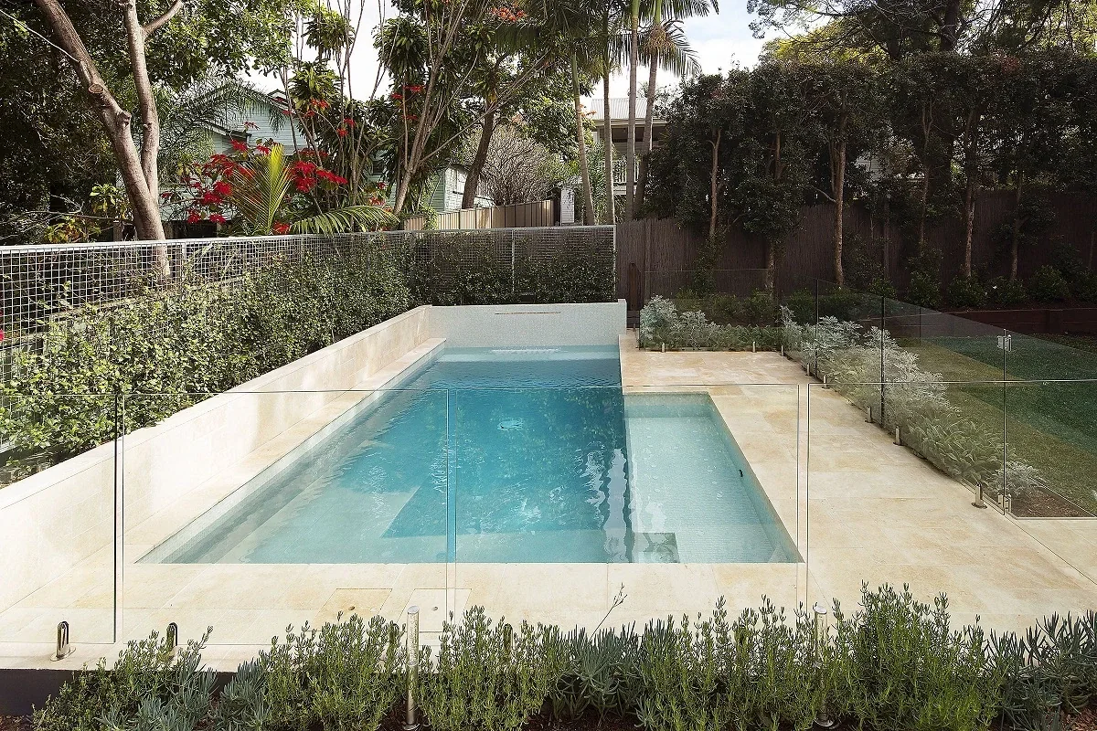 Almavale Street Carindale pool and garden design